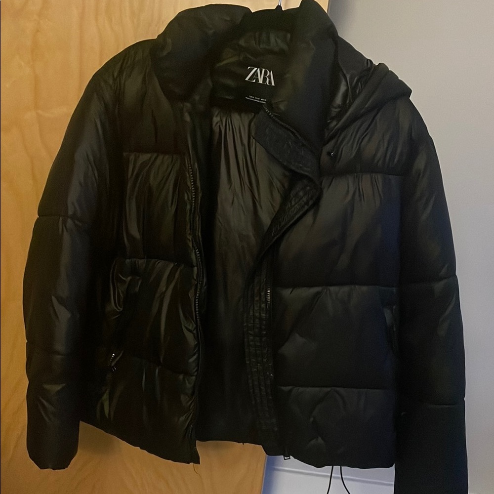 Zara Women's Black Puffer Jacket